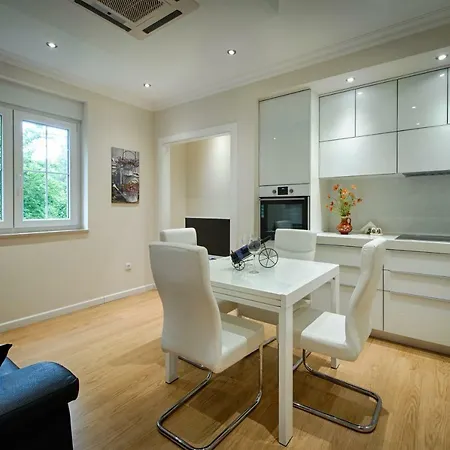 Marella Luxe At The Bacvice & Centre Apartman