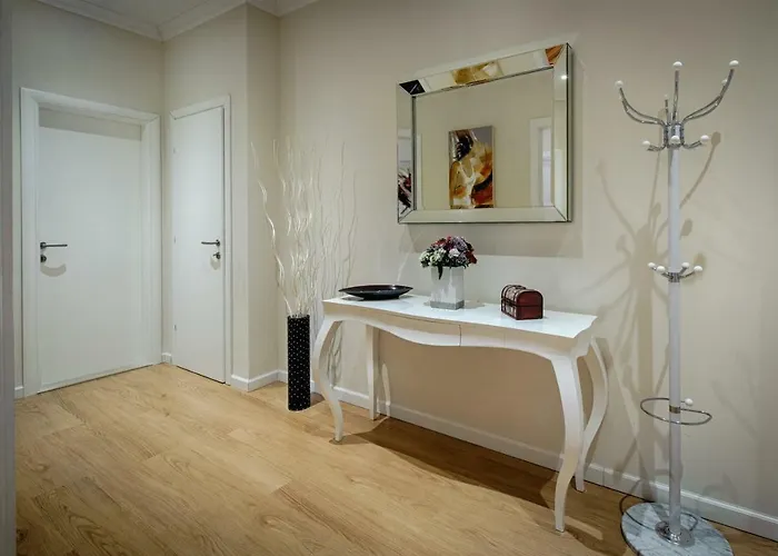 Marella Luxe At The Bacvice & Centre Apartman